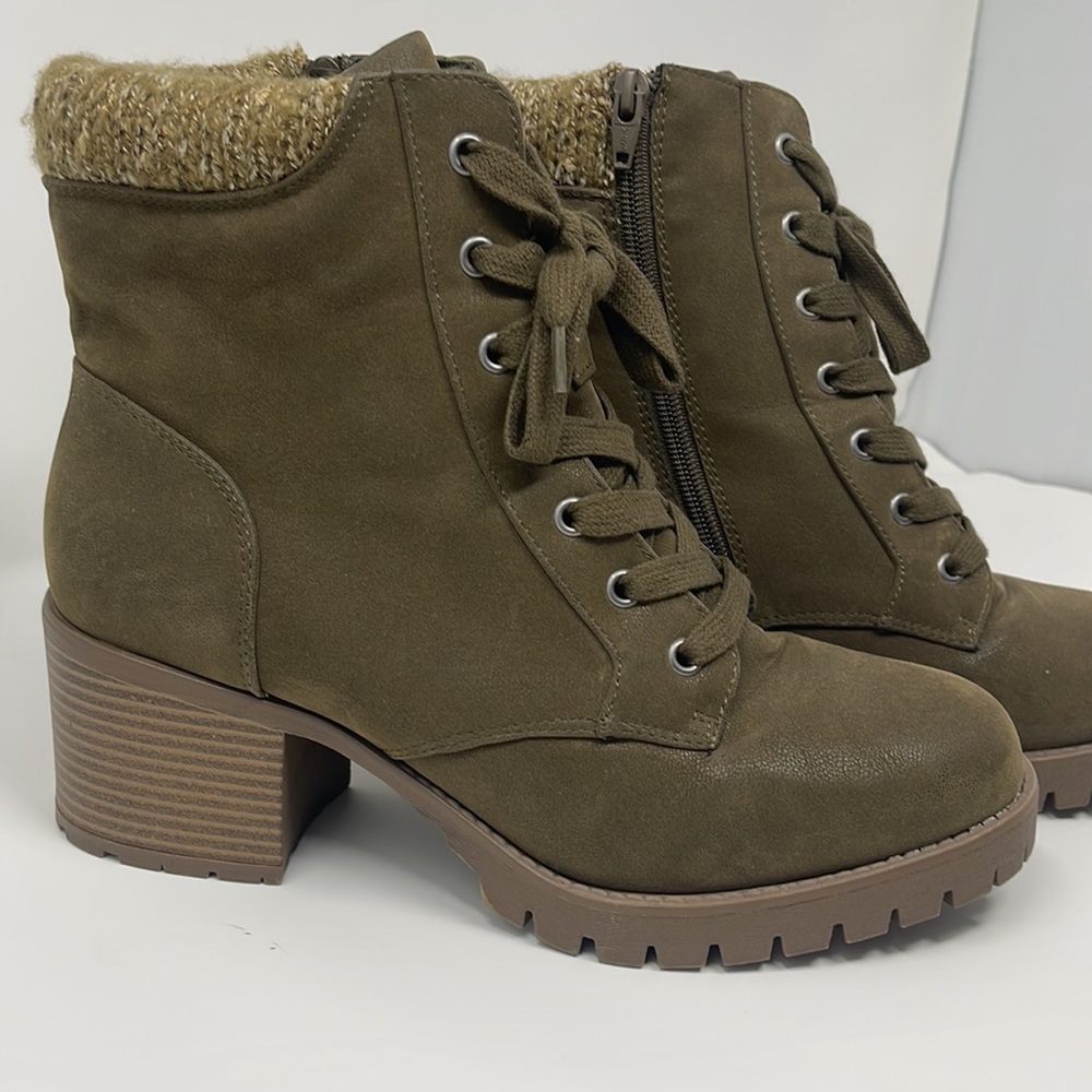 Universal Thread Chunky Booties - Picture 4 of 6